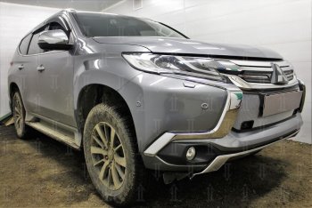 3 799 р. Защитная сетка в бампер (верх, ячейка 3х7 мм) Стрелка11 Премиум Mitsubishi Pajero Sport QE дорестайлинг (2015-2021) (Хром)  с доставкой в г. Керчь. Увеличить фотографию 3