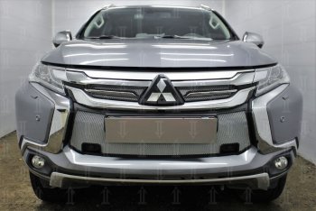 3 799 р. Защитная сетка в бампер (верх, ячейка 3х7 мм) Стрелка11 Премиум Mitsubishi Pajero Sport QE дорестайлинг (2015-2021) (Хром)  с доставкой в г. Керчь. Увеличить фотографию 4