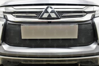 4 299 р. Защитная сетка в бампер (низ, ячейка 3х7 мм) Стрелка11 Стандарт Mitsubishi Pajero Sport QE дорестайлинг (2015-2021) (Чёрная)  с доставкой в г. Керчь. Увеличить фотографию 3