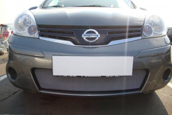 Защитная сетка в бампер (низ, ячейка 3х7 мм) Стрелка11 Стандарт Nissan Note  1 (2008-2013) E11 рестайлинг (Хром)