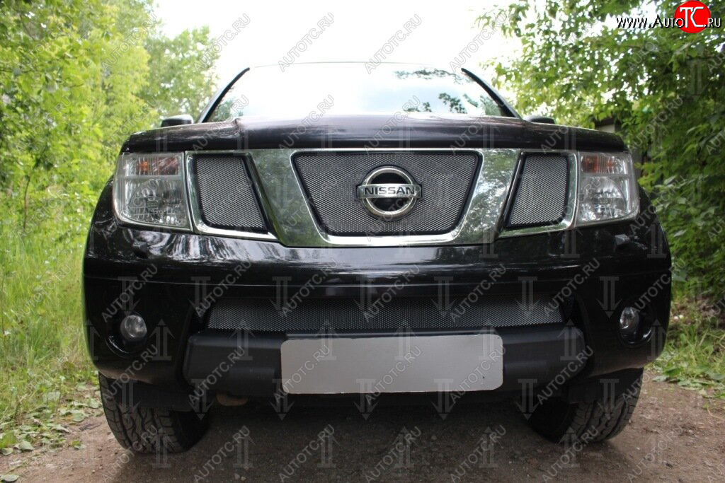 3 079 р. Защитная сетка в бампер (низ, ячейка 3х7 мм) Стрелка11 Стандарт Nissan Navara 2 D40 дорестайлинг (2004-2010) (Хром)  с доставкой в г. Керчь