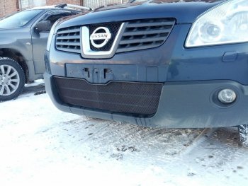 2 999 р. Защитная сетка в бампер (низ, ячейка 3х7 мм) Стрелка11 Стандарт Nissan Qashqai 1 дорестайлинг (2007-2010) (Чёрная)  с доставкой в г. Керчь. Увеличить фотографию 2