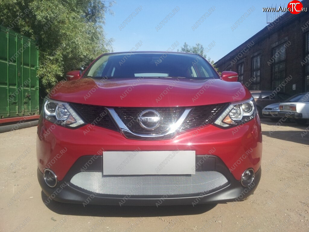 3 399 р. Защитная сетка в бампер (низ, ячейка 3х7 мм) Стрелка11 Стандарт Nissan Qashqai 2 J11 дорестайлинг (2013-2019) (Хром)  с доставкой в г. Керчь