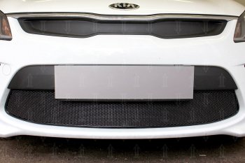 4 299 р. Защитная сетка в бампер (низ, ячейка 4х10 мм) Alfeco Премиум  KIA Rio  4 YB (2017-2020) дорестайлинг, хэтчбэк (Чёрная)  с доставкой в г. Керчь. Увеличить фотографию 2