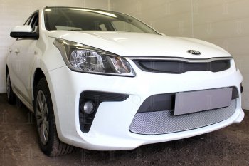 4 199 р. Защитная сетка в бампер (низ, ячейка 4х10 мм) Alfeco Премиум  KIA Rio  4 YB (2017-2020) дорестайлинг, хэтчбэк (Хром)  с доставкой в г. Керчь. Увеличить фотографию 2