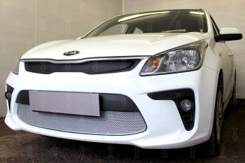 4 199 р. Защитная сетка в бампер (низ, ячейка 4х10 мм) Alfeco Премиум  KIA Rio  4 YB (2017-2020) дорестайлинг, хэтчбэк (Хром)  с доставкой в г. Керчь. Увеличить фотографию 4