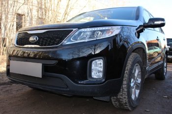 3 899 р. Защитная сетка в бампер (середина, ячейка 4х10 мм) Alfeco Премиум KIA Sorento XM рестайлинг (2012-2015) (Чёрная)  с доставкой в г. Керчь. Увеличить фотографию 2