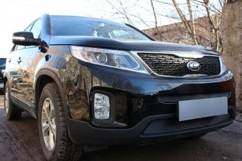 3 899 р. Защитная сетка в бампер (середина, ячейка 4х10 мм) Alfeco Премиум KIA Sorento XM рестайлинг (2012-2015) (Чёрная)  с доставкой в г. Керчь. Увеличить фотографию 3