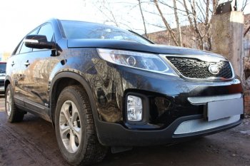 4 299 р. Защитная сетка в бампер (середина, ячейка 4х10 мм) Alfeco Премиум KIA Sorento XM рестайлинг (2012-2015) (Хром)  с доставкой в г. Керчь. Увеличить фотографию 3