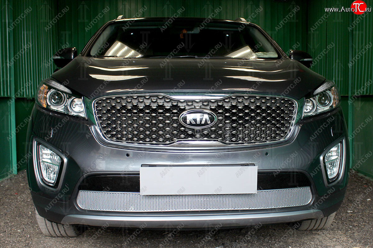 4 549 р. Защитная сетка в бампер (низ, ячейка 4х10 мм) Alfeco Премиум KIA Sorento UM/Prime дорестайлинг (2014-2018) (Хром)  с доставкой в г. Керчь