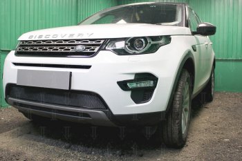 4 549 р. Защитная сетка в бампер (низ, ячейка 4х10 мм) Alfeco Премиум Land Rover Discovery Sport L550 дорестайлинг (2014-2019) (Чёрная)  с доставкой в г. Керчь. Увеличить фотографию 2