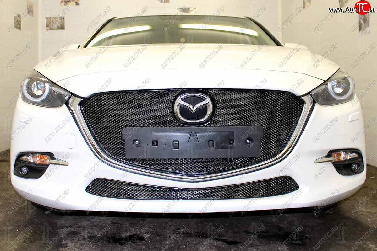 3 899 р. Защитная сетка в бампер (низ, ячейка 4х10 мм) Alfeco Премиум Mazda 3/Axela BM рестайлинг седан (2016-2019) (Чёрная)  с доставкой в г. Керчь