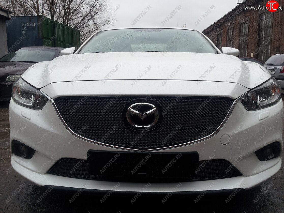 5 549 р. Защитная сетка в бампер (верх, ячейка 4х10 мм) Alfeco Премиум Mazda 6 GJ дорестайлинг седан (2012-2015) (Чёрная)  с доставкой в г. Керчь