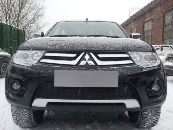 Защитная сетка в бампер (низ, ячейка 4х10 мм) Alfeco Премиум Mitsubishi L200 4  рестайлинг (2013-2016) (Чёрная)