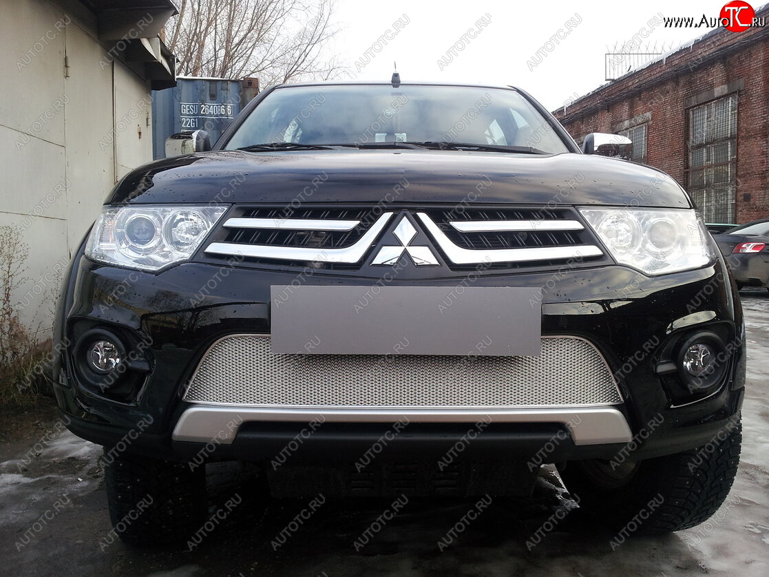 4 299 р. Защитная сетка в бампер (низ, ячейка 4х10 мм) Alfeco Премиум Mitsubishi L200 4  рестайлинг (2013-2016) (Хром)  с доставкой в г. Керчь