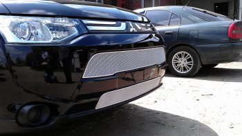 4 299 р. Защитная сетка в бампер (верх, ячейка 3х7 мм) Alfeco Стандарт Mitsubishi Outlander GF дорестайлинг (2012-2014) (Хром)  с доставкой в г. Керчь. Увеличить фотографию 2