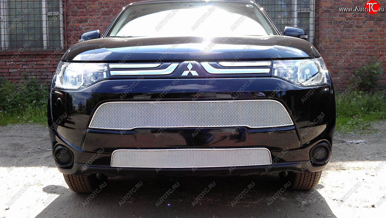 4 299 р. Защитная сетка в бампер (верх, ячейка 3х7 мм) Alfeco Стандарт Mitsubishi Outlander GF дорестайлинг (2012-2014) (Хром)  с доставкой в г. Керчь