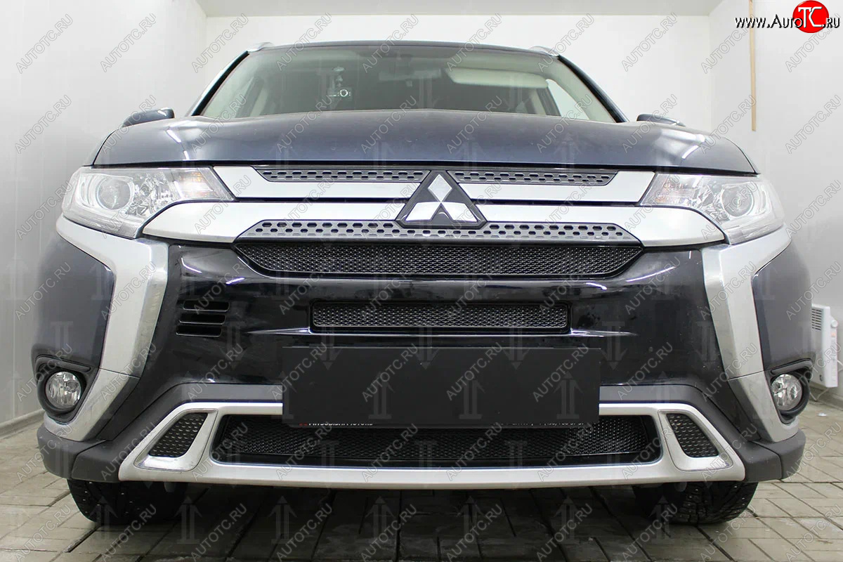9 599 р. Защитная сетка в бампер (3 части, ячейка 4х10 мм) Alfeco Премиум Mitsubishi Outlander GF 3-ий рестайлинг (2018-2022) (Чёрная)  с доставкой в г. Керчь