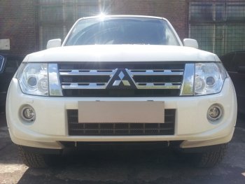 Защитная сетка в бампер (низ, ячейка 3х7 мм) Стрелка11 Премиум Mitsubishi Pajero 4 V80 3 дв. 1-ый рестайлинг (2011-2014) (Чёрная)