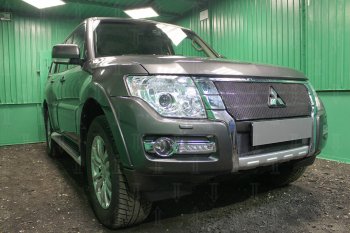 5 399 р. Защитная сетка в бампер (верх, ячейка 4х10 мм) Стрелка11 Премиум Mitsubishi Pajero 4 V90 2-ой рестайлинг (2014-2020) (Чёрная)  с доставкой в г. Керчь. Увеличить фотографию 3