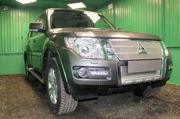4 299 р. Защитная сетка в бампер (низ, ячейка 4х10 мм) Стрелка11 Премиум Mitsubishi Pajero 4 V90 2-ой рестайлинг (2014-2020) (Хром)  с доставкой в г. Керчь. Увеличить фотографию 2