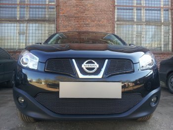 Защитная сетка в бампер (низ, ячейка 4х10 мм) Стрелка11 Премиум Nissan Qashqai 1 J10 рестайлинг (2010-2013) (Чёрная)