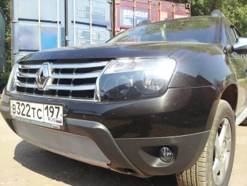 4 299 р. Защитная сетка в бампер (низ, ячейка 4х10 мм) Стрелка11 Премиум Renault Duster HS дорестайлинг (2010-2015) (Хром)  с доставкой в г. Керчь. Увеличить фотографию 2
