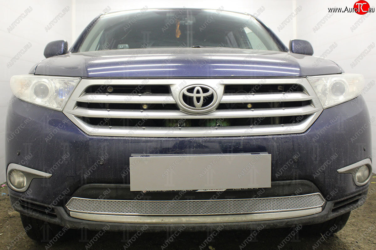 4 799 р. Защитная сетка в бампер (низ, ячейка 4х10 мм) Стрелка11 Премиум Toyota Highlander XU40 рестайлинг (2010-2013) (Хром)  с доставкой в г. Керчь