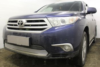 4 799 р. Защитная сетка в бампер (низ, ячейка 4х10 мм) Стрелка11 Премиум Toyota Highlander XU40 рестайлинг (2010-2013) (Хром)  с доставкой в г. Керчь. Увеличить фотографию 3