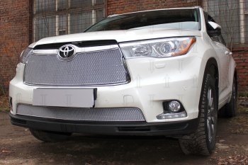 4 299 р. Защитная сетка в бампер (низ, ячейка 4х10 мм) Стрелка11 Премиум Toyota Highlander XU50 дорестайлинг (2013-2017) (Хром)  с доставкой в г. Керчь. Увеличить фотографию 3