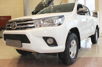 4 299 р. Защитная сетка в бампер (низ, ячейка 4х10 мм) Стрелка11 Премиум Toyota Hilux AN120 дорестайлинг (2016-2020) (Чёрная)  с доставкой в г. Керчь. Увеличить фотографию 2