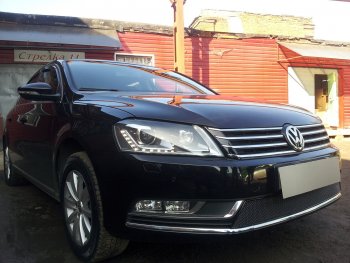 4 299 р. Защитная сетка в бампер (низ, ячейка 4х10 мм) Стрелка11 Премиум Volkswagen Passat B7 седан (2010-2015) (Чёрная)  с доставкой в г. Керчь. Увеличить фотографию 2