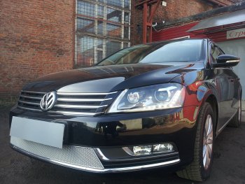 4 299 р. Защитная сетка в бампер (низ, ячейка 4х10 мм) Стрелка11 Премиум Volkswagen Passat B7 седан (2010-2015) (Хром)  с доставкой в г. Керчь. Увеличить фотографию 2