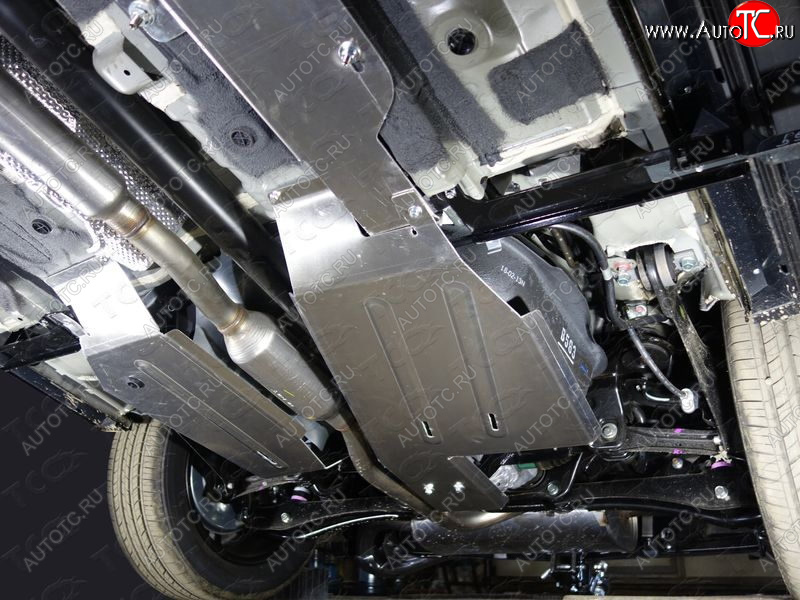 6 999 р. Защита бака (левая, V-2.0, V-2.4 4WD, V-3.0 4WD, алюминий) TCC  Mitsubishi Outlander  GF (2012-2022) дорестайлинг, 1-ый рестайлинг, 3-ий рестайлинг  с доставкой в г. Керчь