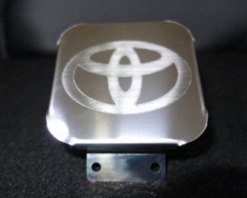 Заглушка на фаркоп с логотипом Toyota (на фаркопы TCC, нержавеющая сталь) TCC Toyota Fortuner  AN160 - RAV4 ( XA40,  XA50)