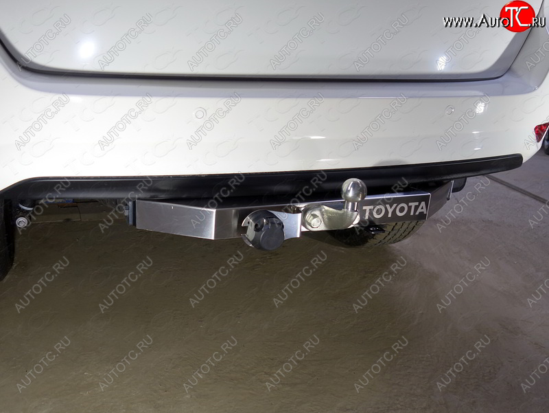 17 749 р.  Фаркоп (тягово-сцепное устройство) TCC Тюнинг  Toyota Fortuner  AN160 (2015-2020) дорестайлинг (крюк F, надпись Toyota)  с доставкой в г. Керчь
