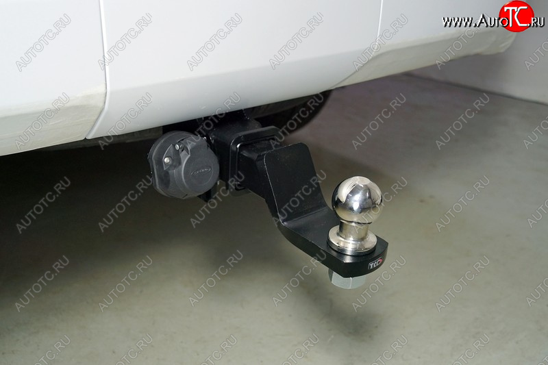 16 399 р. Фаркоп (тягово-сцепное устройство) TCC Тюнинг  Toyota Land Cruiser  J300 (2021-2025) дорестайлинг (оцинкованный, шар E нержавейка)  с доставкой в г. Керчь