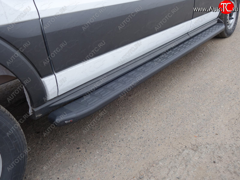 15 699 р. Правый порог алюминиевый с пластиковой накладкой ТСС Тюнинг Ford Transit Connect (2013-2018) (карбон черный)  с доставкой в г. Керчь