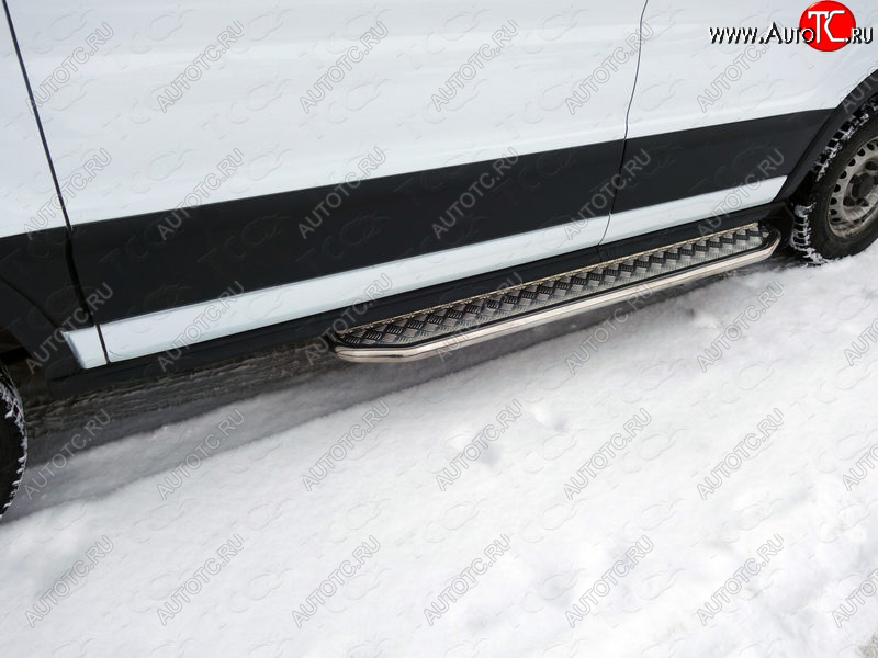 20 849 р. Правый порог с площадкой укороченный d 42,4 мм ТСС Тюнинг  Ford Transit (2014-2022) цельнометаллический фургон (серые)  с доставкой в г. Керчь