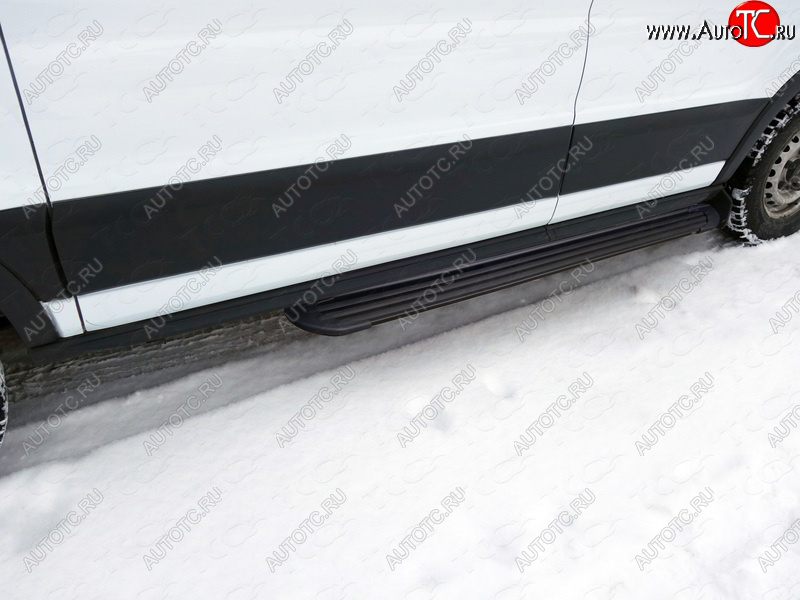 10 999 р. Порог правый алюминиевый Slim Line Black, ТСС Тюнинг  Ford Transit Connect (2013-2018) (Slim Line Black )  с доставкой в г. Керчь