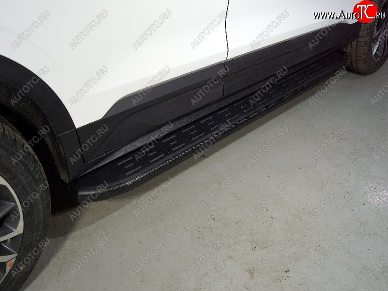 21 999 р. Пороги алюминиевые с пластиковой накладкой ТСС Тюнинг  Geely Coolray  SX11 (2018-2023) дорестайлинг (карбон черные)  с доставкой в г. Керчь