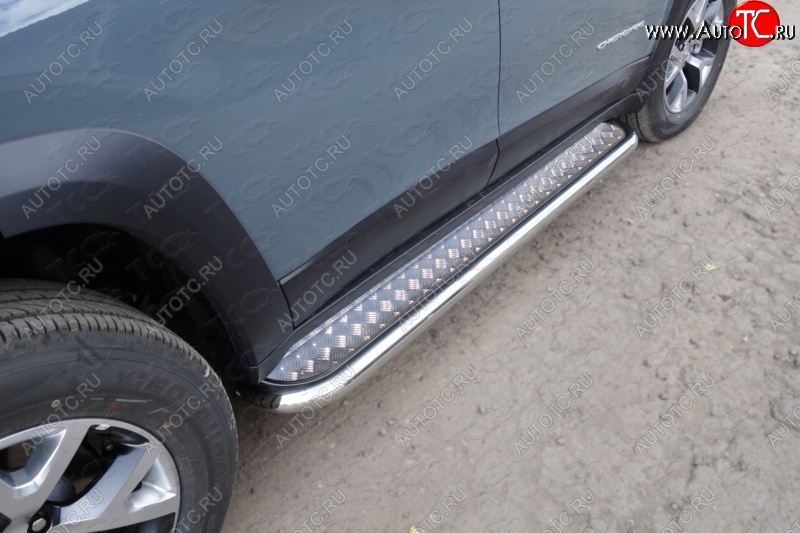 34 799 р. Пороги с площадкой (Trailhawk, нержавейка 60,3 мм) ТСС Тюнинг  Jeep Cherokee  KL (2014-2017) дорестайлинг (Лист алюминий)  с доставкой в г. Керчь
