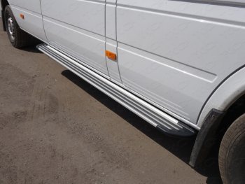 Порог алюминиевый Slim Line ТСС Тюнинг Mercedes-Benz Sprinter  W906 (2014-2018) рестайлинг (серебро)