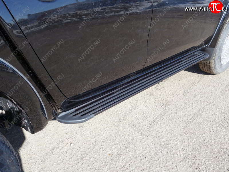 21 999 р. Пороги алюминиевые Slim Line ТСС Тюнинг  Mitsubishi L200  4 (2013-2016)  рестайлинг (Black)  с доставкой в г. Керчь