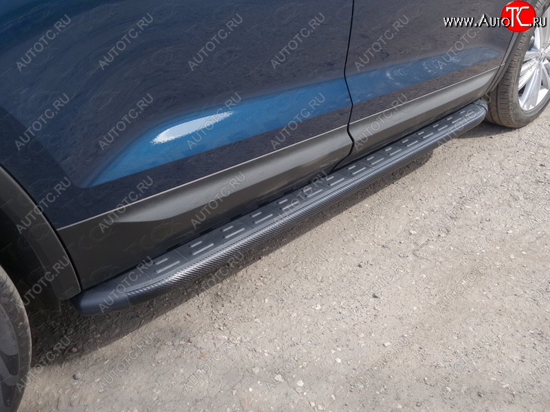 21 999 р. Пороги алюминиевые с пластиковой накладкой ТСС Тюнинг  Skoda Kodiaq  NU7 (2017-2021) дорестайлинг (карбон черные)  с доставкой в г. Керчь