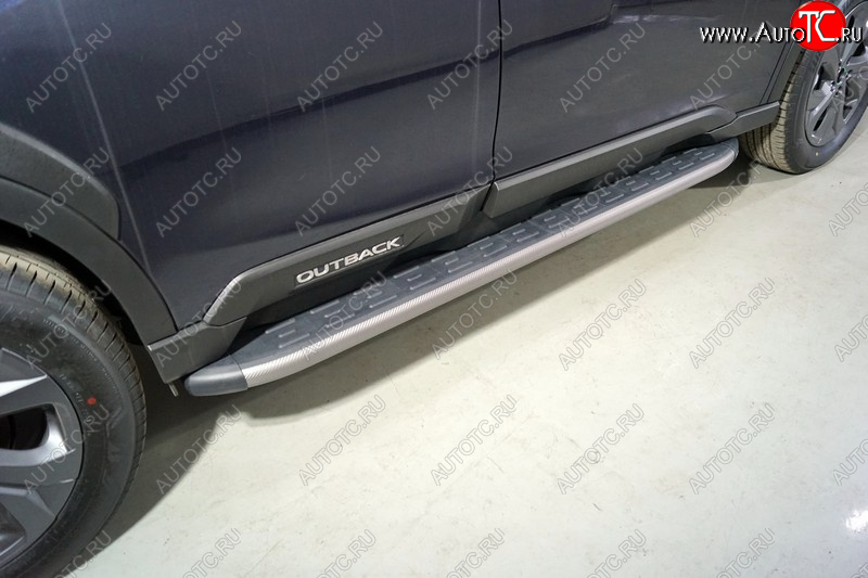 21 999 р. Пороги алюминиевые с пластиковой накладкой, ТСС Тюнинг  Subaru Outback  BT (2019-2025) универсал (карбон серые)  с доставкой в г. Керчь
