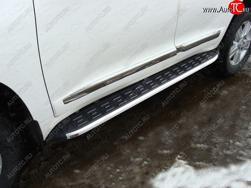 20 599 р. Пороги алюминиевые с пластиковой накладкой ТСС Тюнинг Toyota Land Cruiser 200 дорестайлинг (2007-2012) (серые)  с доставкой в г. Керчь