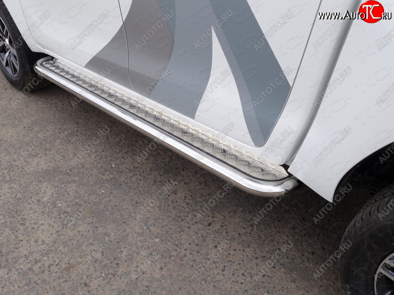 36 999 р. Пороги с площадкой 60,3 мм ТСС Тюнинг  Toyota Hilux  AN120 (2017-2020) 1-ый рестайлинг (серые)  с доставкой в г. Керчь