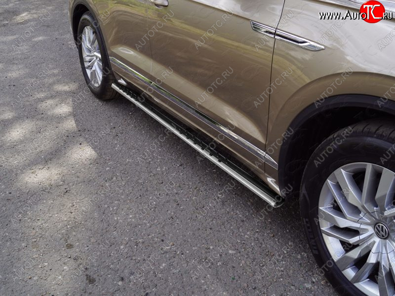 37 999 р. Пороги овальные с проступью 75х42 мм ТСС Тюнинг  Volkswagen Touareg  CR (2018-2025) (серые)  с доставкой в г. Керчь
