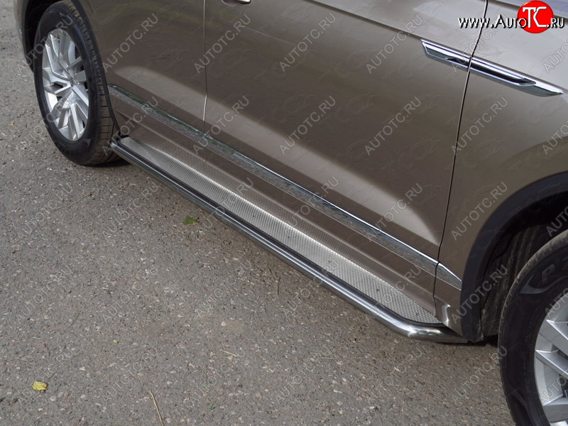 42 999 р. Пороги с площадкой 42,4 мм ТСС Тюнинг  Volkswagen Touareg  CR (2018-2025) (нержавейка)  с доставкой в г. Керчь